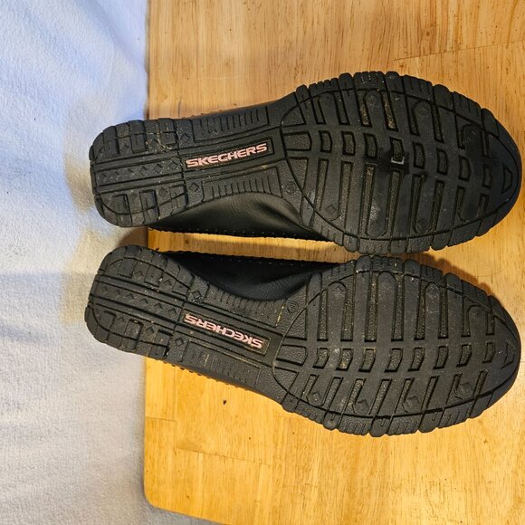 Women's Skechers Relaxed Fit with Memory Foam.  -- ITEM #1954 - Picture 5 of 8